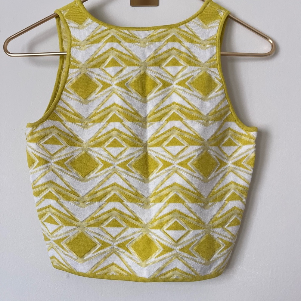 Forever 21 Yellow and White Patterned summer Crop Top size M - Picture 6 of 7